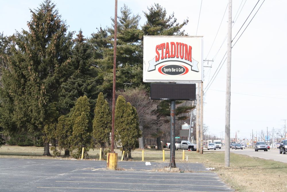 Stadium Sports Bar: 1468 Joliet St., Dyer, IN 46311